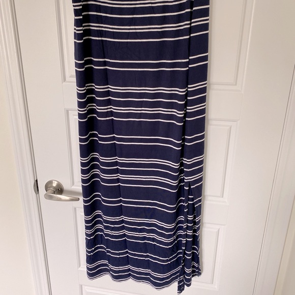 High Waisted Maxi Skirt with Side Slips - Picture 3 of 7